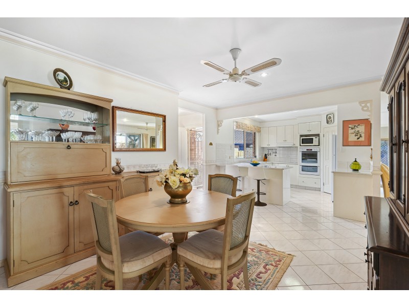 2/12 Washington Court, Varsity Lakes QLD 4227