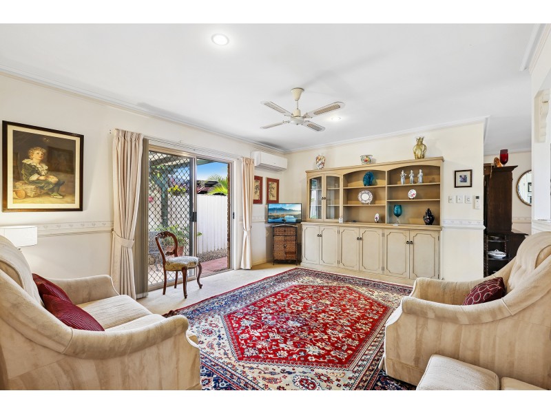 2/12 Washington Court, Varsity Lakes QLD 4227