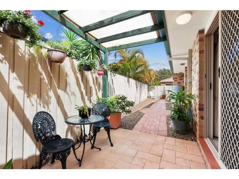 2/12 Washington Court, Varsity Lakes QLD 4227
