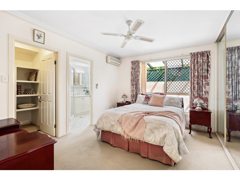 2/12 Washington Court, Varsity Lakes QLD 4227