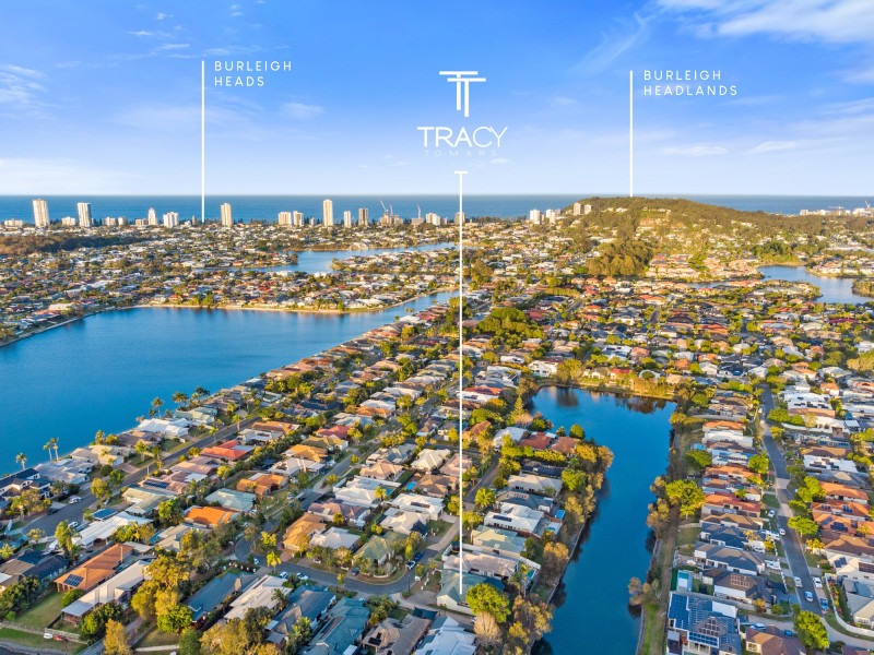 26 Lakes Circuit, Burleigh Waters QLD 4220