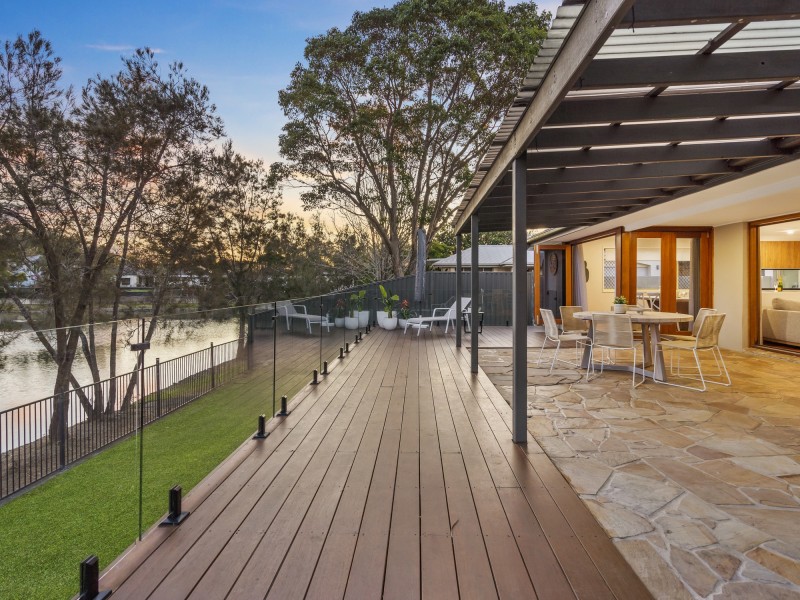 26 Lakes Circuit, Burleigh Waters QLD 4220