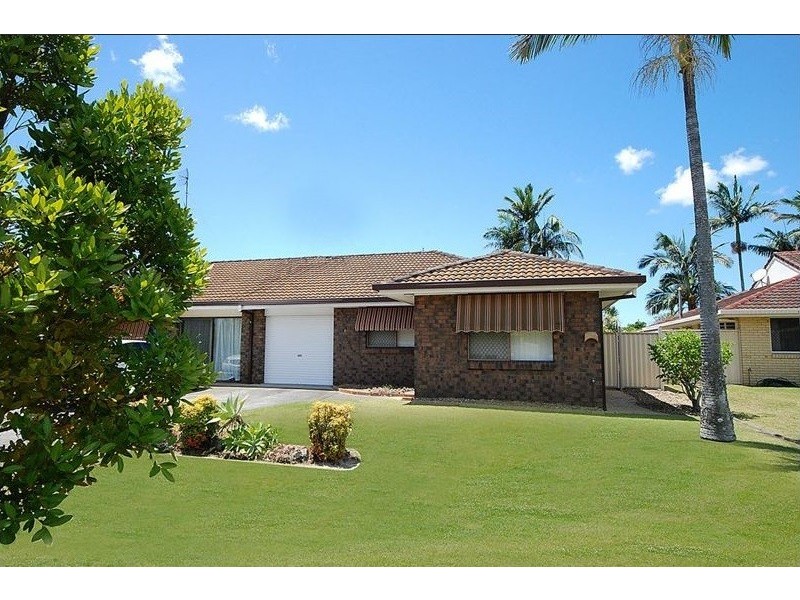 2/5 Russell Court, Miami QLD 4220