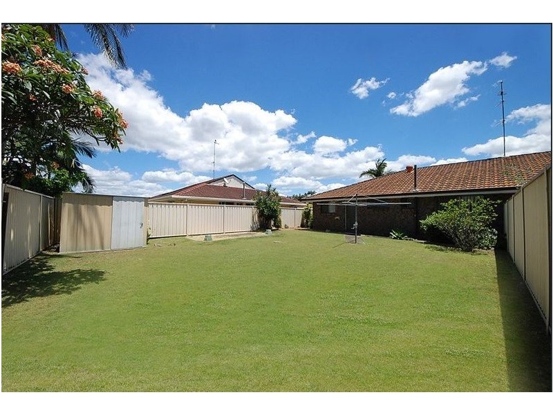 2/5 Russell Court, Miami QLD 4220