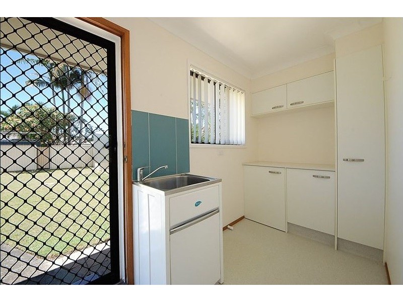 2/5 Russell Court, Miami QLD 4220