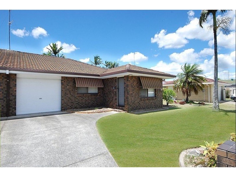 2/5 Russell Court, Miami QLD 4220