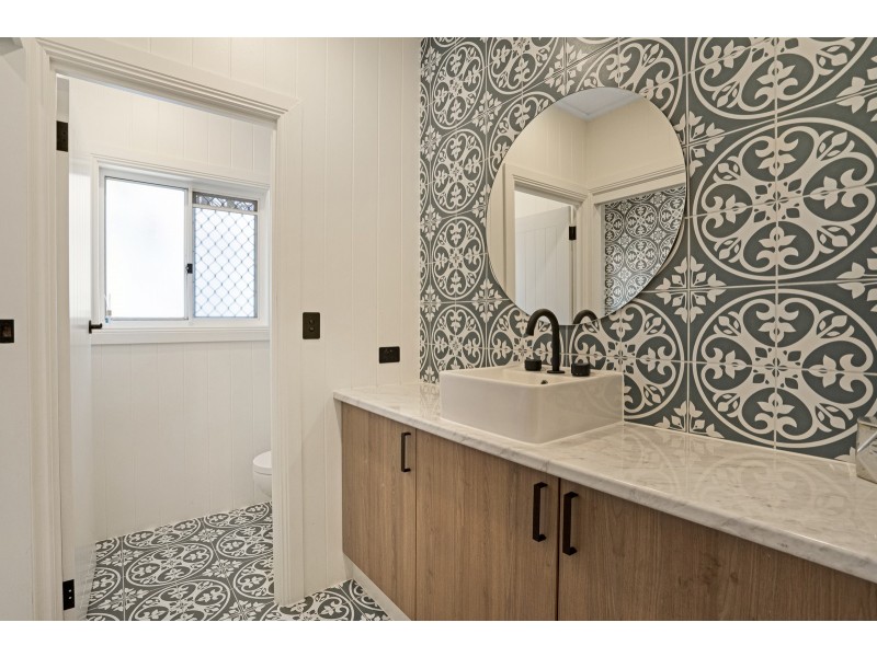 35 Cootharaba Drive, Helensvale QLD 4212