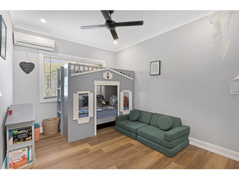 35 Cootharaba Drive, Helensvale QLD 4212