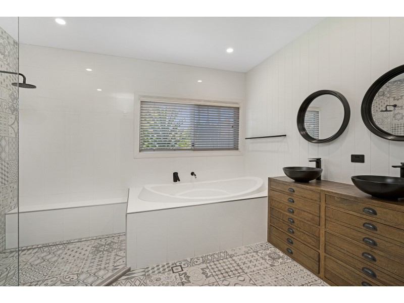 35 Cootharaba Drive, Helensvale QLD 4212