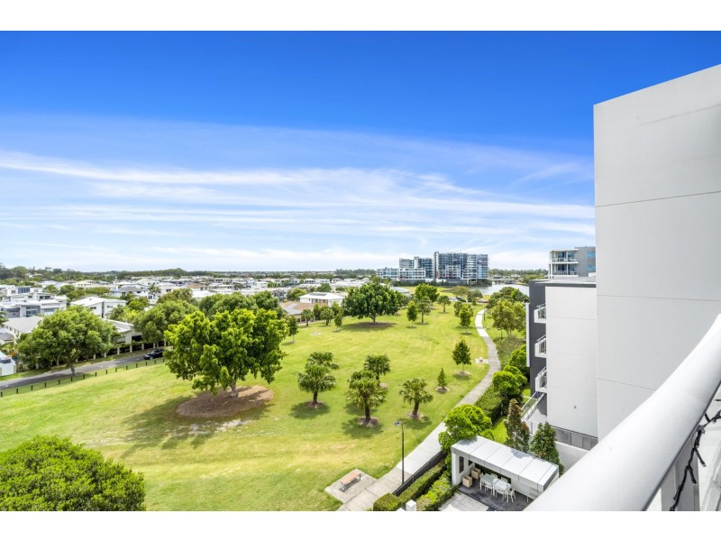 402/11 Compass Drive, Biggera Waters QLD 4216