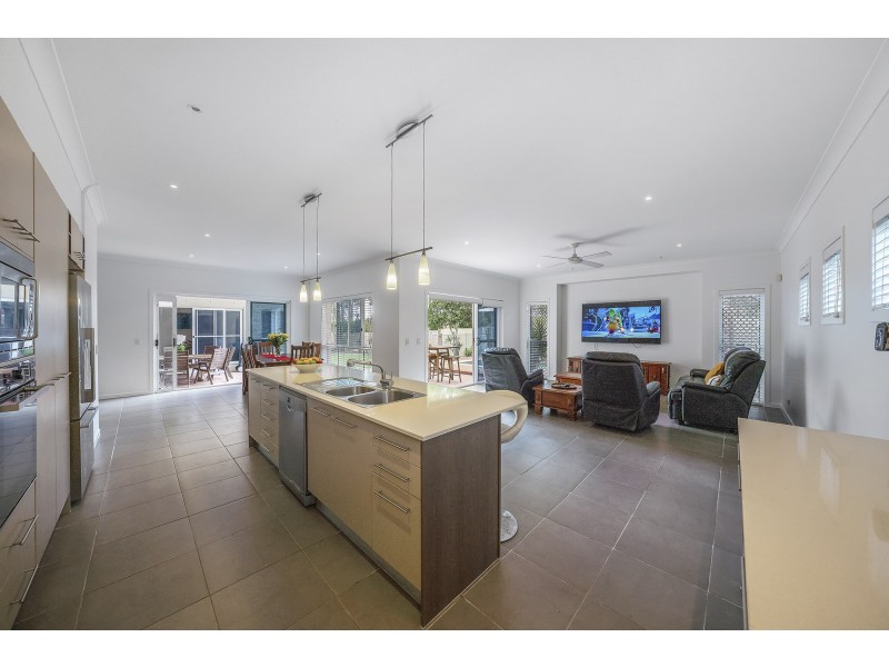 32 Southern Skies Avenue, Reedy Creek QLD 4227