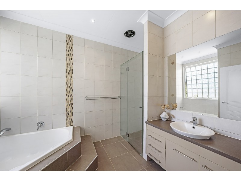 32 Southern Skies Avenue, Reedy Creek QLD 4227