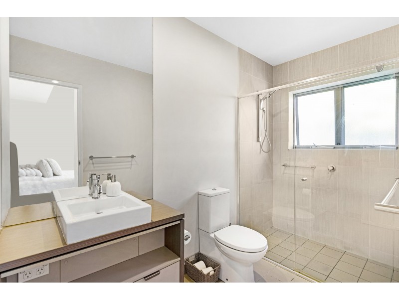 121/60 Riverwalk Avenue, Robina QLD 4226