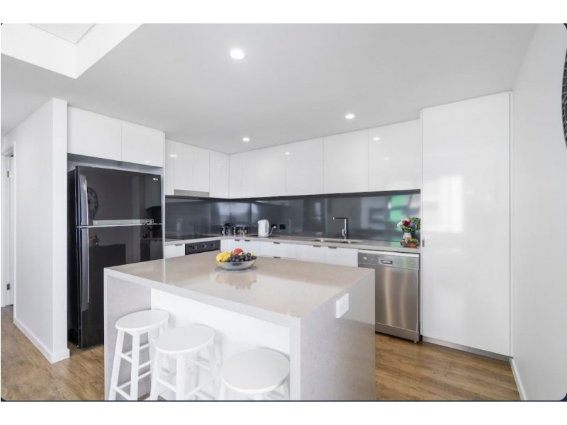262/33 Lakefront Crescent, Varsity Lakes QLD 4227