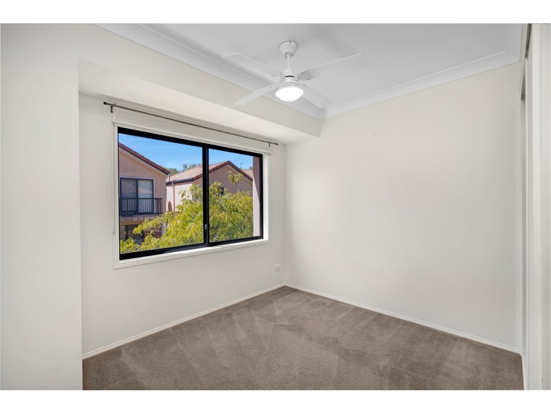 1/14 Gammon Drive, Varsity Lakes QLD 4227