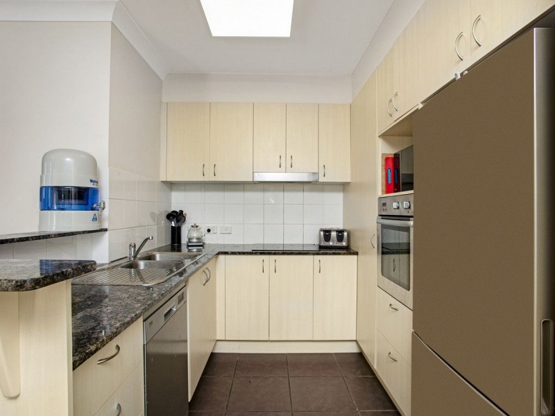 33/6 Fifth Avenue, Burleigh Heads QLD 4220