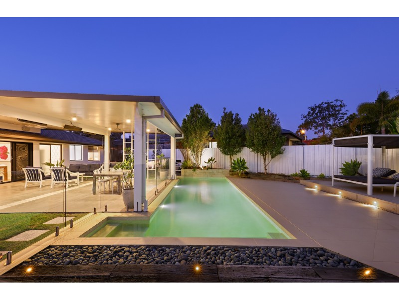 8 Vaucluse Place, Robina QLD 4226