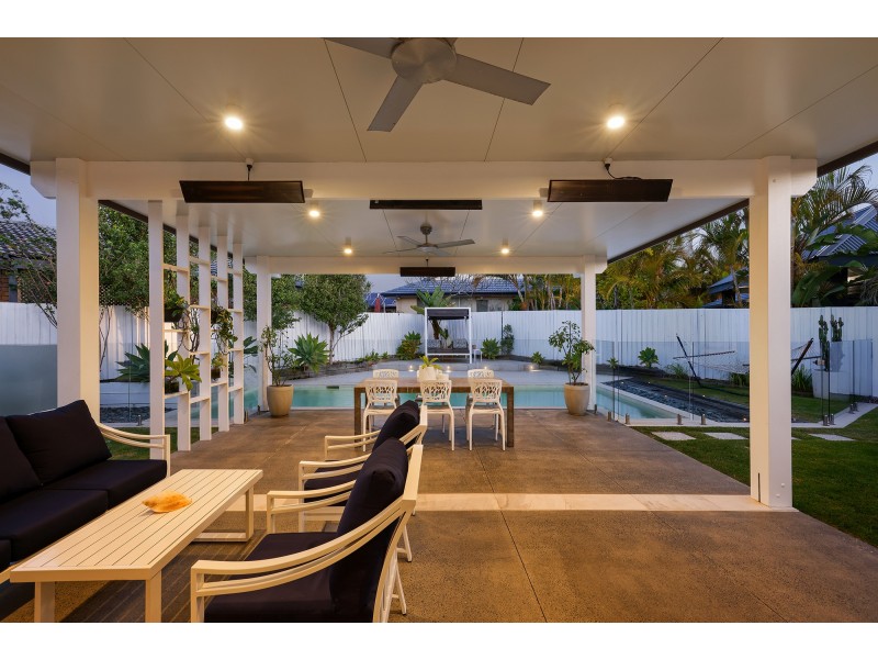 8 Vaucluse Place, Robina QLD 4226