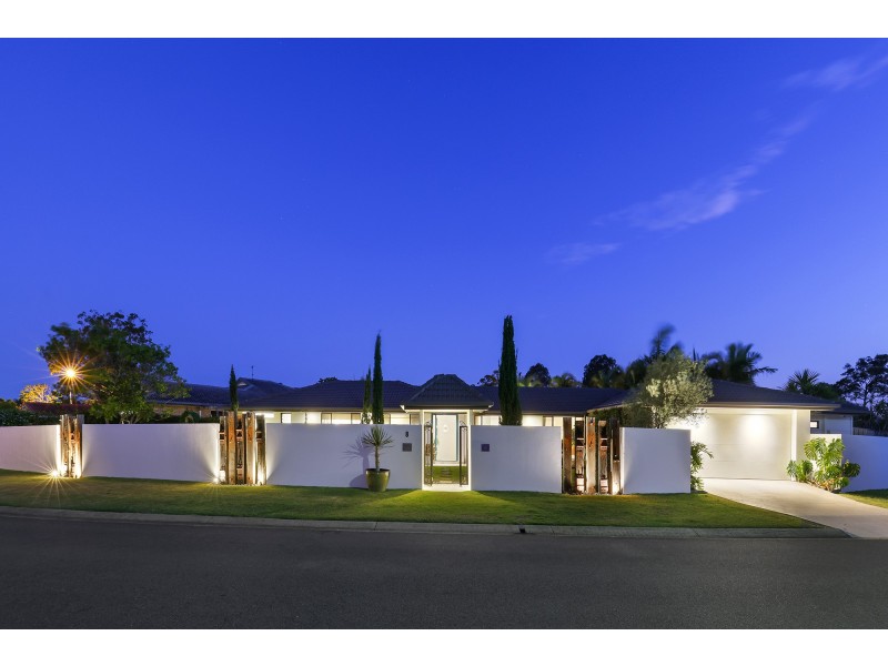 8 Vaucluse Place, Robina QLD 4226