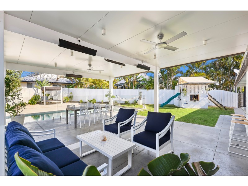 8 Vaucluse Place, Robina QLD 4226