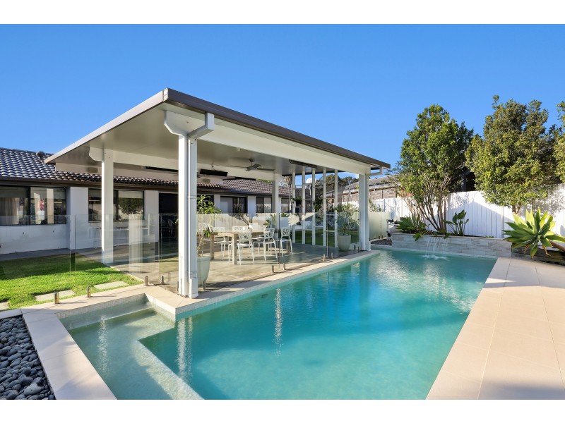 8 Vaucluse Place, Robina QLD 4226