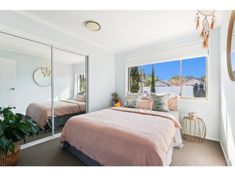 8 Vaucluse Place, Robina QLD 4226