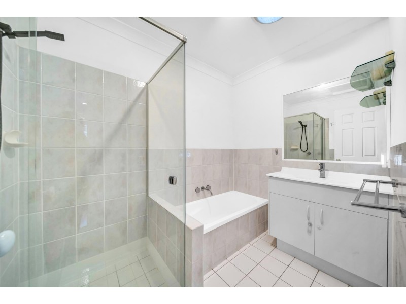 10/2-4 Penda Court, Merrimac QLD 4226