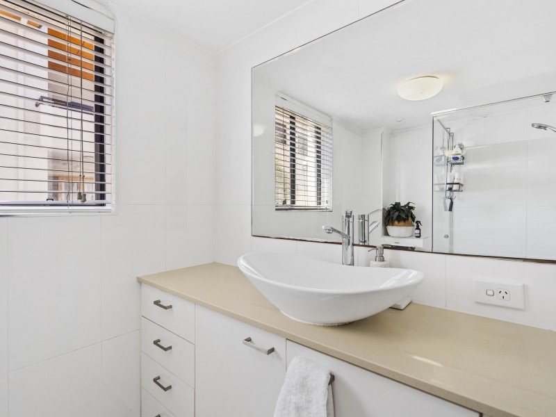 5/35 Britannia Avenue, Broadbeach QLD 4218