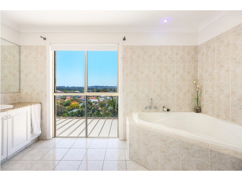 17 Highbridge Rise, Mudgeeraba QLD 4213