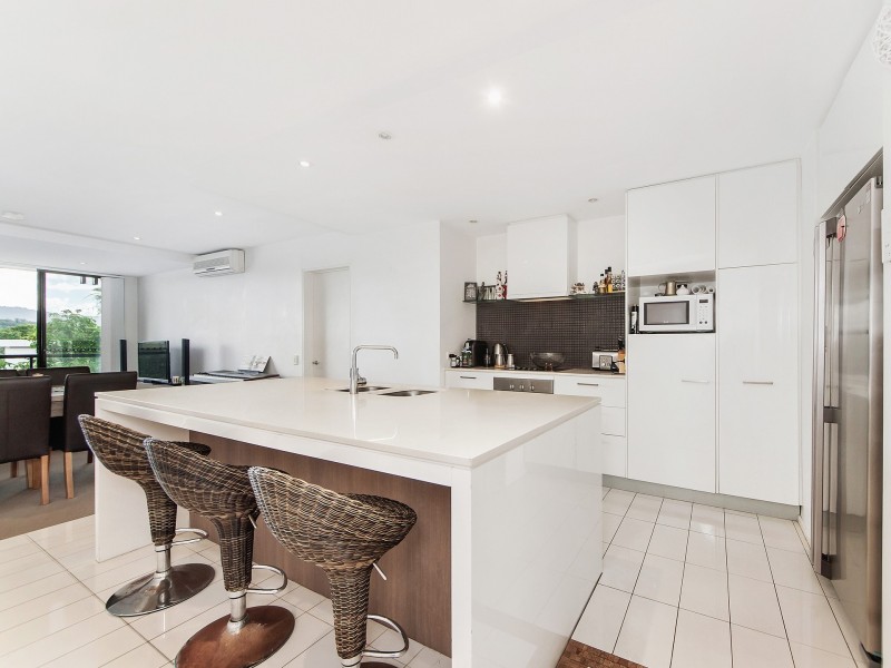 16/310 Easthill Drive, Robina QLD 4226