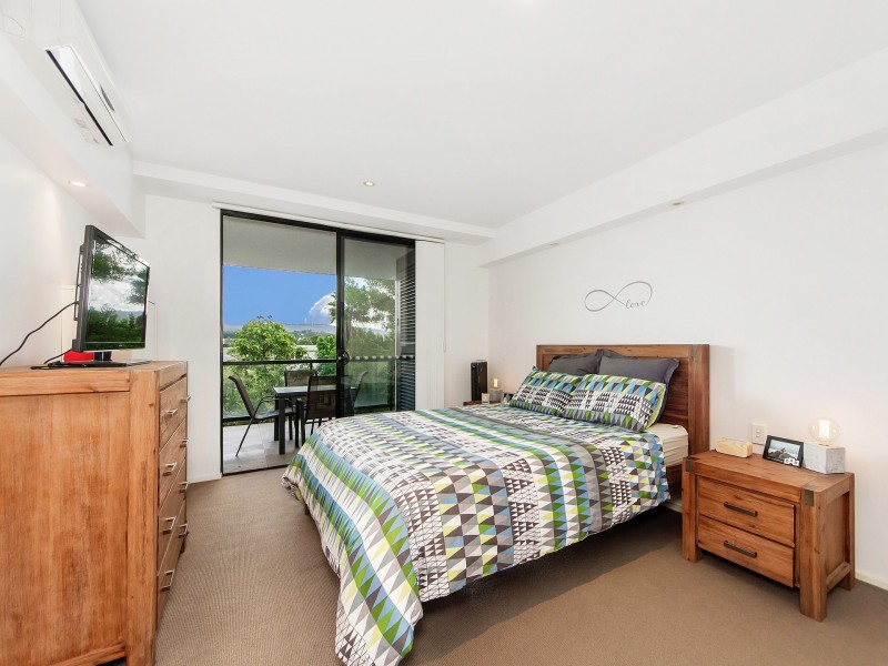 16/310 Easthill Drive, Robina QLD 4226