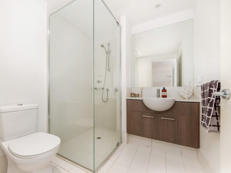 16/310 Easthill Drive, Robina QLD 4226