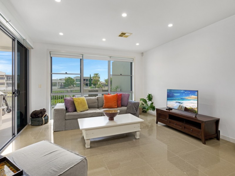 3/5019 Emerald Island Drive, Carrara QLD 4211