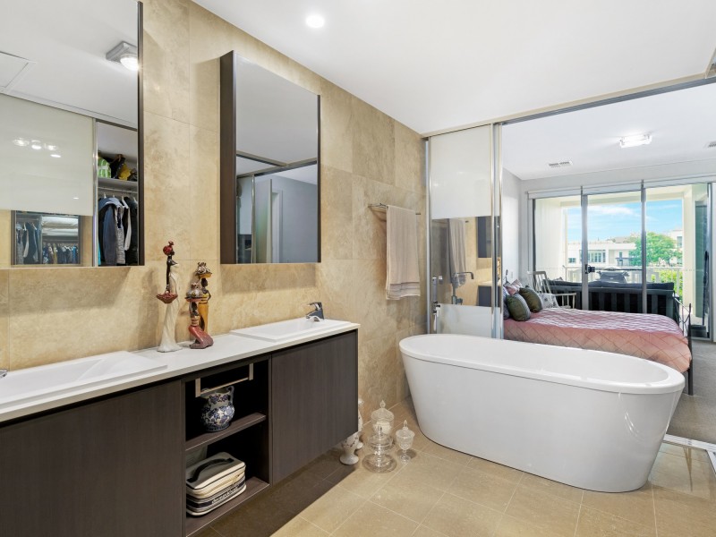 3/5019 Emerald Island Drive, Carrara QLD 4211