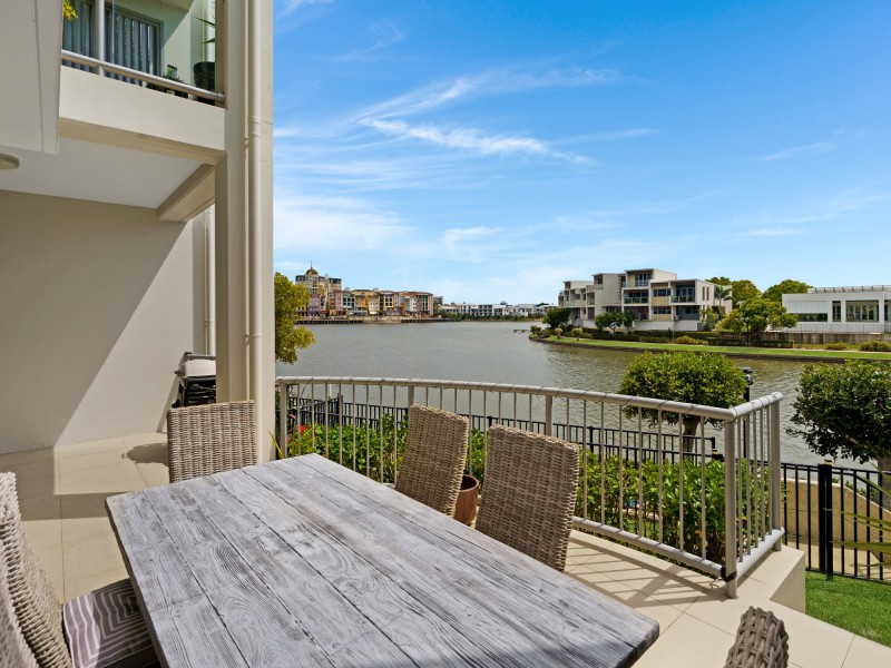 3/5019 Emerald Island Drive, Carrara QLD 4211