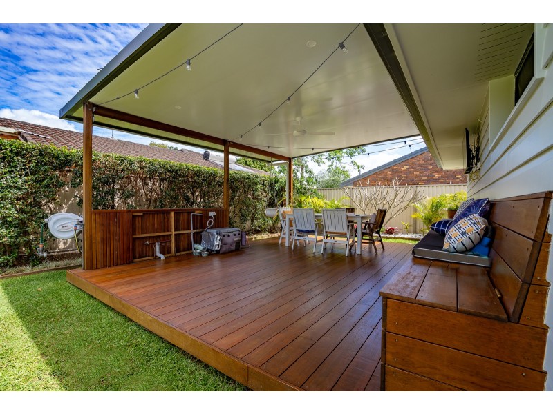 2/8 Peacock Place, Burleigh Waters QLD 4220