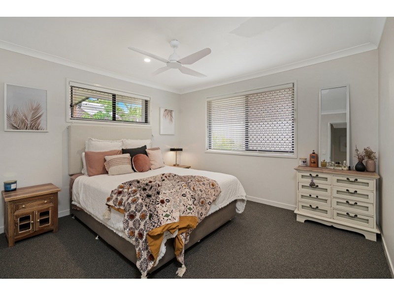 2/8 Peacock Place, Burleigh Waters QLD 4220