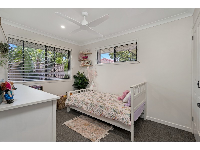 2/8 Peacock Place, Burleigh Waters QLD 4220