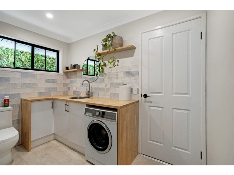 2/8 Peacock Place, Burleigh Waters QLD 4220