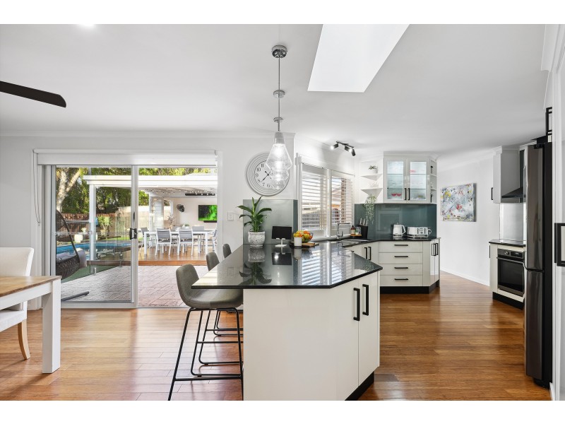 31 Yodelay Street, Varsity Lakes QLD 4227