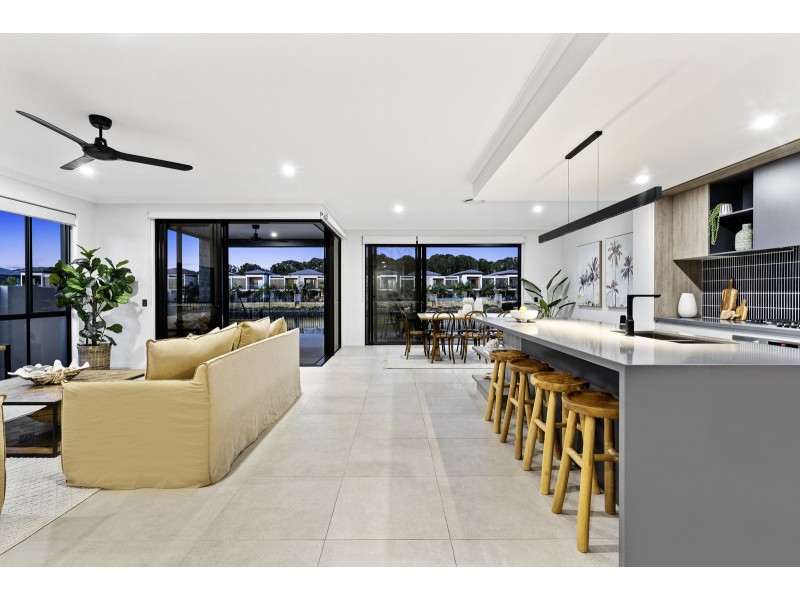 28 Northwater Drive, Hope Island QLD 4212