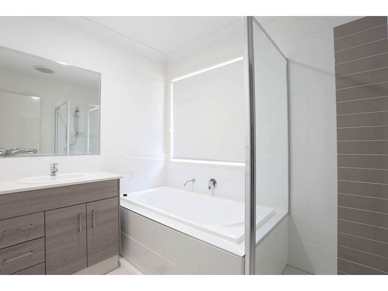 38 Valley Mist Place, Maudsland QLD 4210