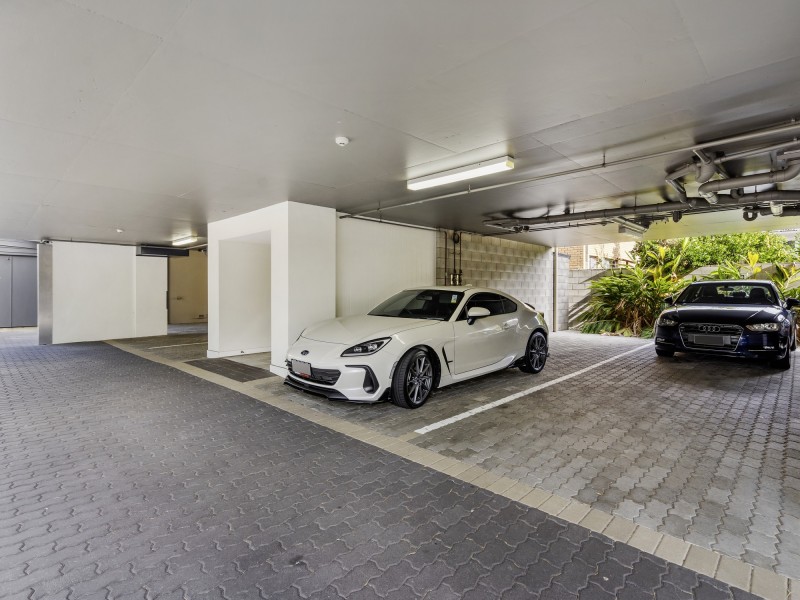 16/58 Frank Street, Labrador QLD 4215