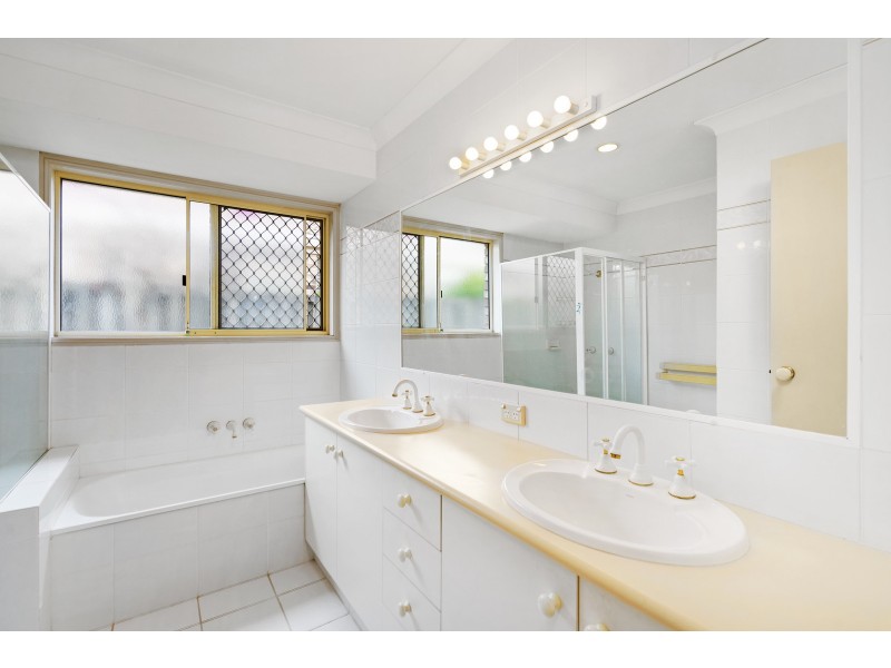 83 Camberwell Circuit, Robina QLD 4226