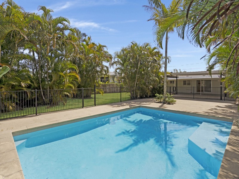 68 Twenty Sixth Avenue, Palm Beach QLD 4221