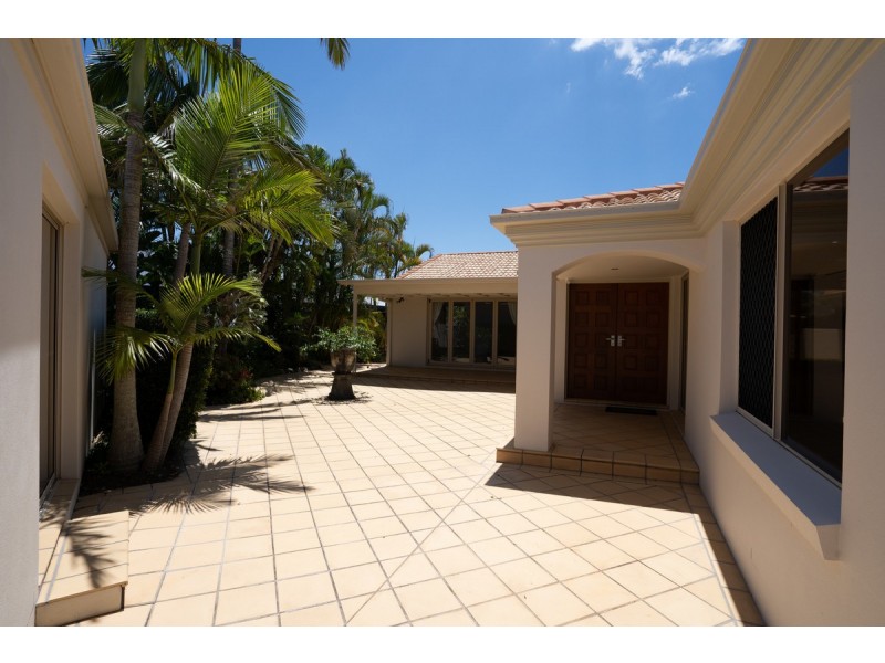 31 Namatjira Court, Broadbeach Waters QLD 4218