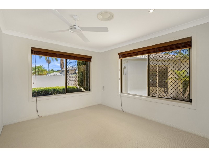 31 Namatjira Court, Broadbeach Waters QLD 4218