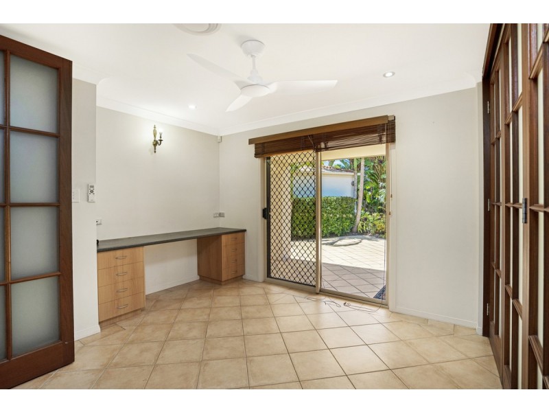 31 Namatjira Court, Broadbeach Waters QLD 4218