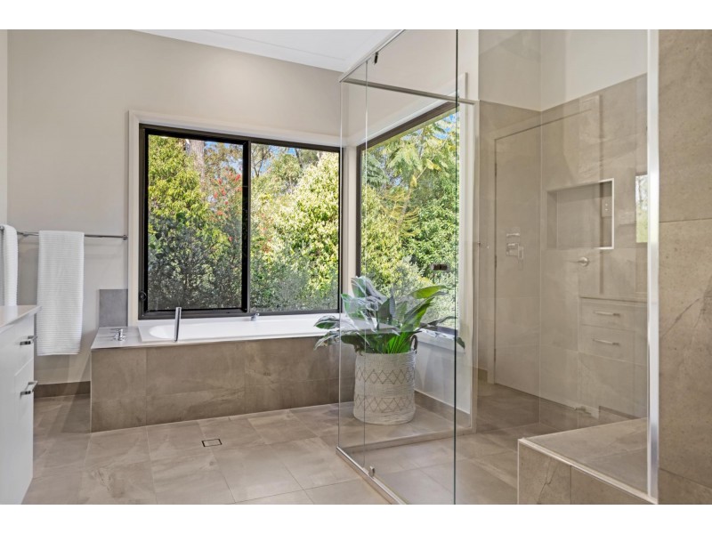 50-52 Forest Ridge Drive, Bonogin QLD 4213