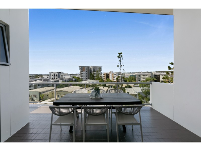 225/60 Riverwalk Avenue, Robina QLD 4226